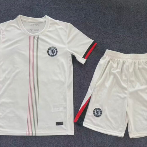 IMG_7130_7fe23b86-1342-4fbf-835f-70976311d29d.jpg Chelsea Kids Uitsetje 25/26