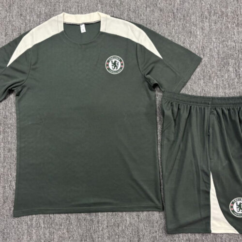 PHOTO-2025-06-16-20-15-25.jpg Chelsea Trainingssetje 24/25