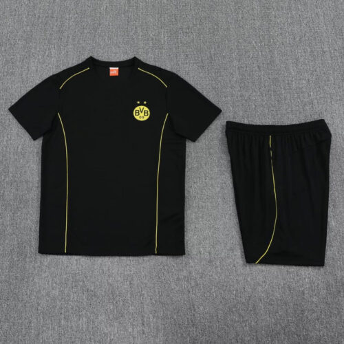 PHOTO-2025-06-18-19-45-23.jpg Dortmund Trainingssetje 24/25