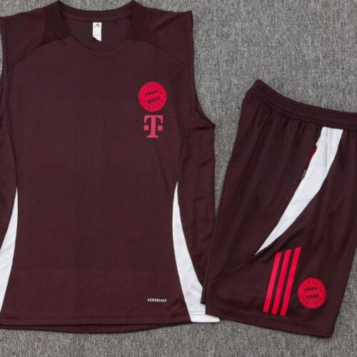 PHOTO-2025-06-18-19-56-292.jpg Bayern München Trainingssetje 24/25