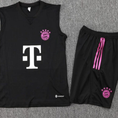 PHOTO-2025-06-18-19-56-30.jpg Bayern München Trainingssetje 24/25