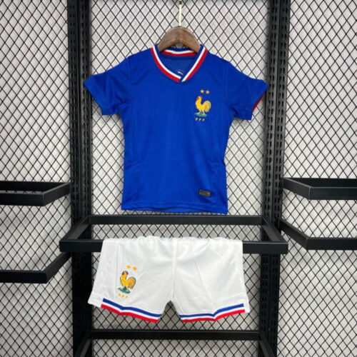 PHOTO-2025-06-18-20-16-14.jpg Frankrijk Thuissetje 24/25