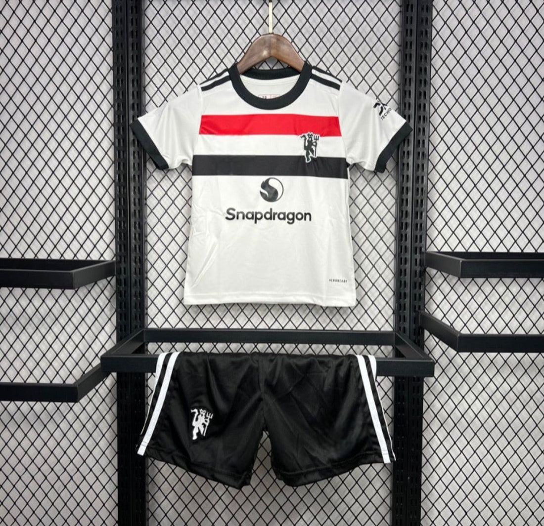 Manchester United 3de Setje 24/25