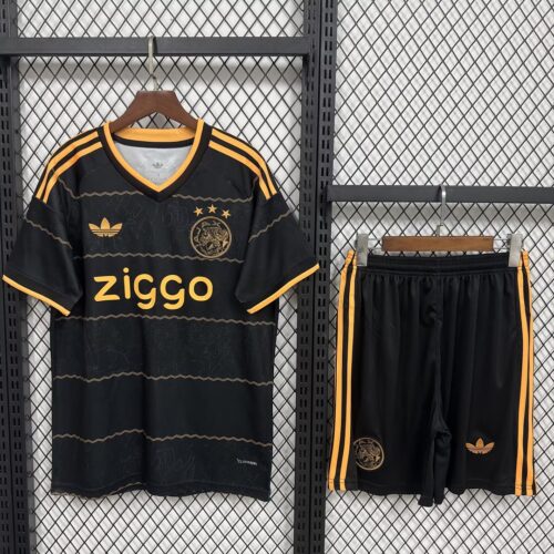 911a7298 Ajax Uitsetje 26/27