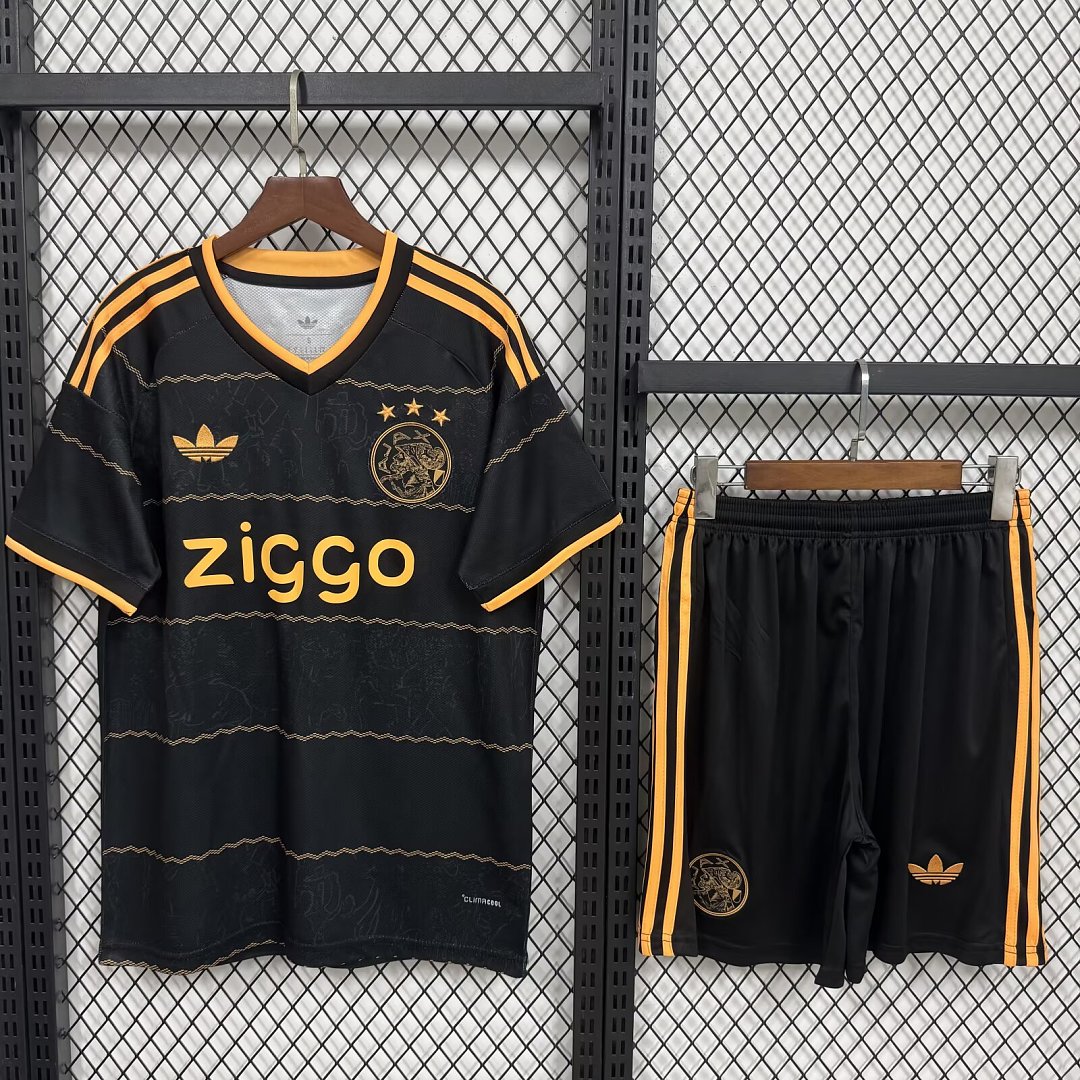 Ajax Uitsetje 26/27
