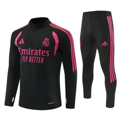 AA358354-4FEE-423E-B8AF-D8839A3E3280 Real Madrid Trainingspak 26/27 – Zwart/Roze